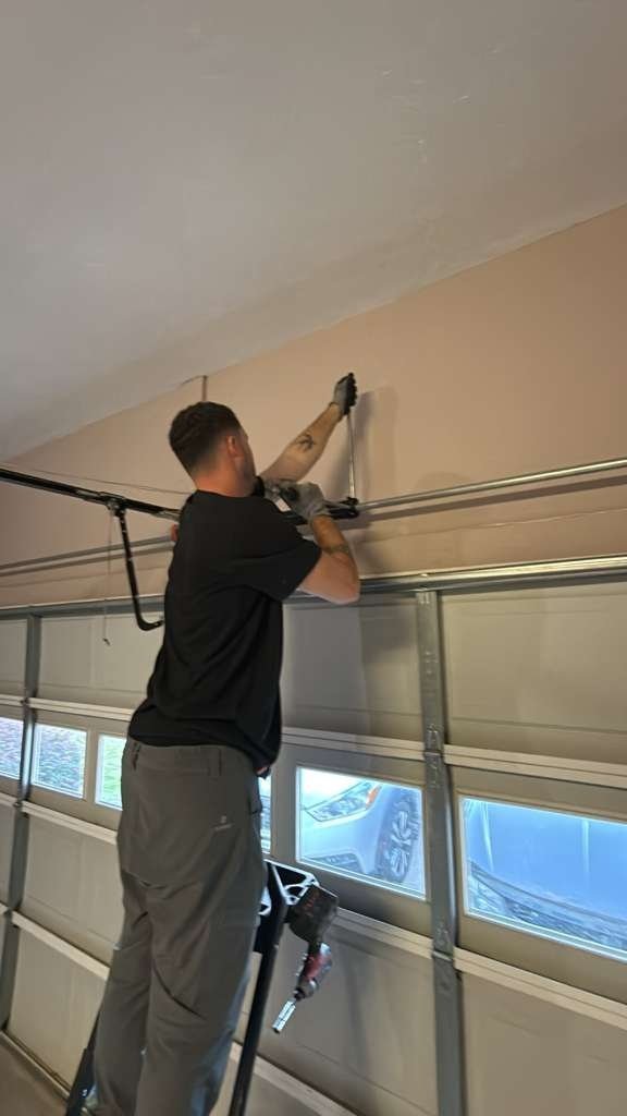 Garage door repair work, gallery photo 8